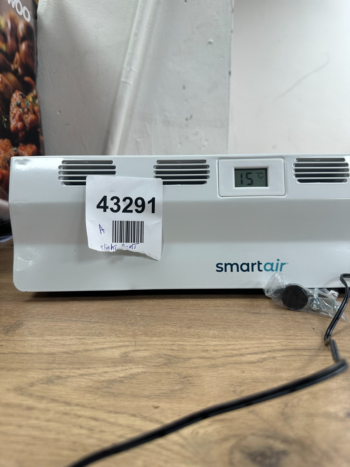 SmartAir BOOST Radiator Fan In White - SY-TV05- Slight dent