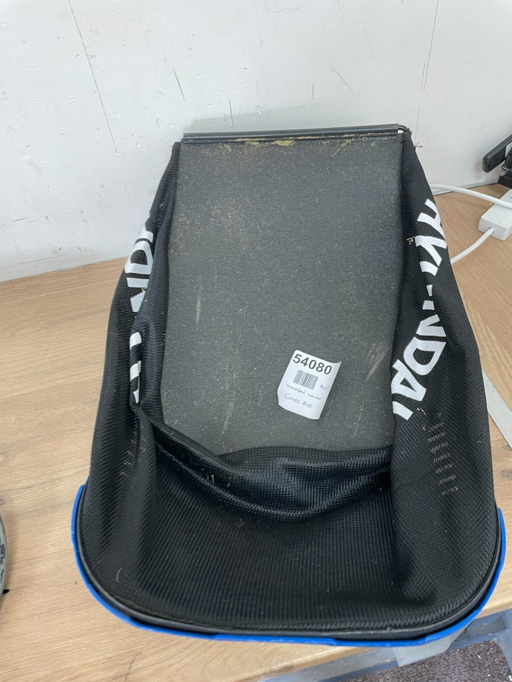 HyundaiHYM3800E lawnmower Grass Box replacement — Used (photo 3)