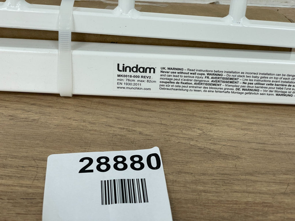 Lindam Sure Shut Axis 76-82cm Pressure Fit Safety Gate - White