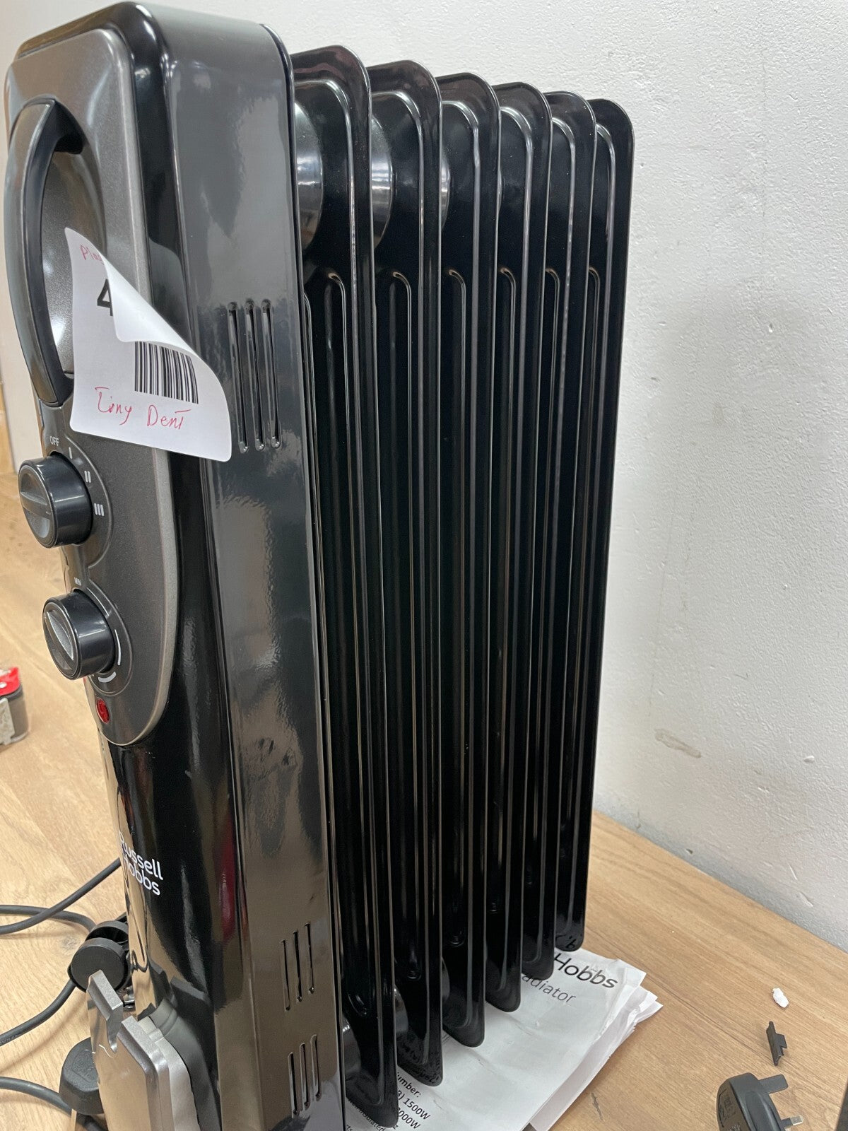Russell Hobbs Air Treatment RHOFR7004B 7 Fin Radiator 1500 Watt Oil Filled