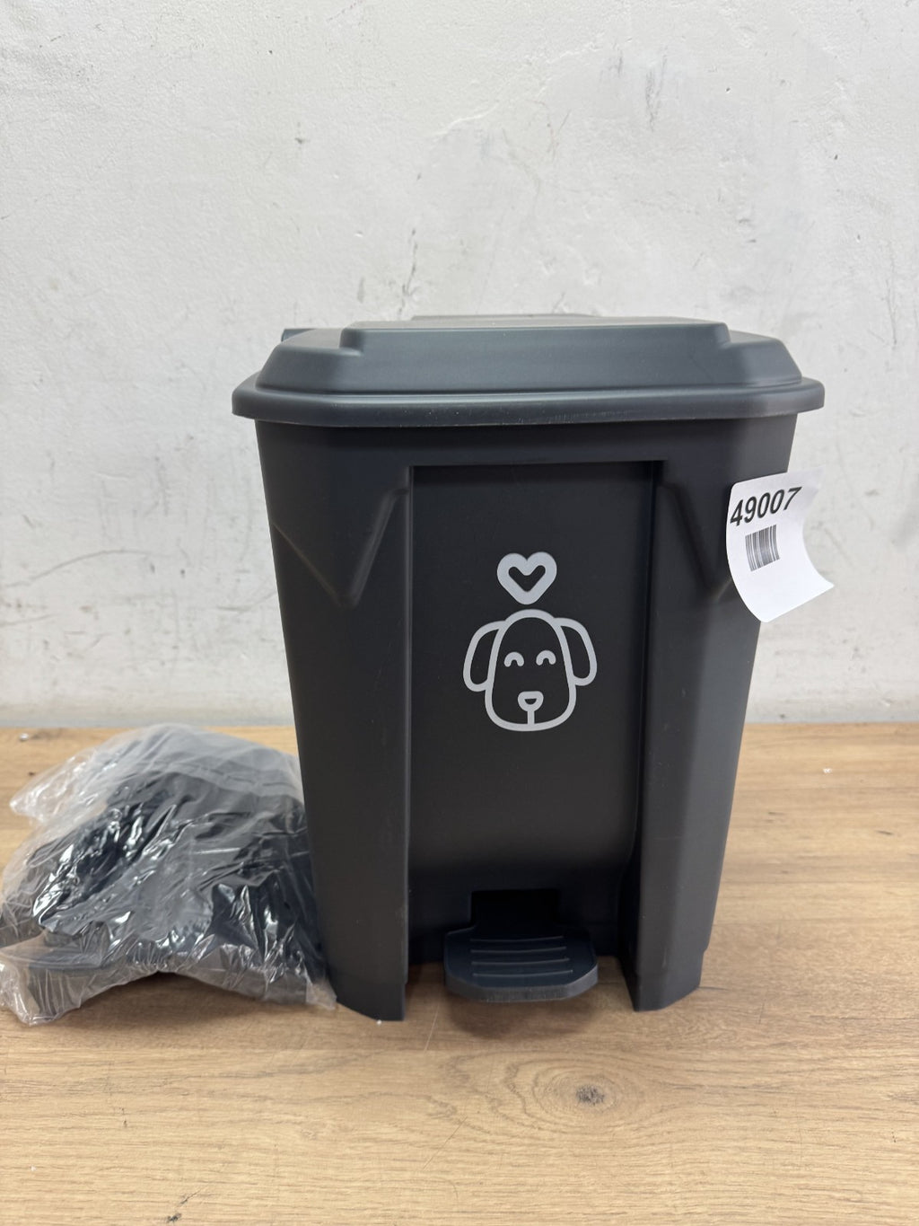 Outdoors Dog Poop Trash Can with Lid & 290PCS Waste Bags, Cute Dog Waste Trash C