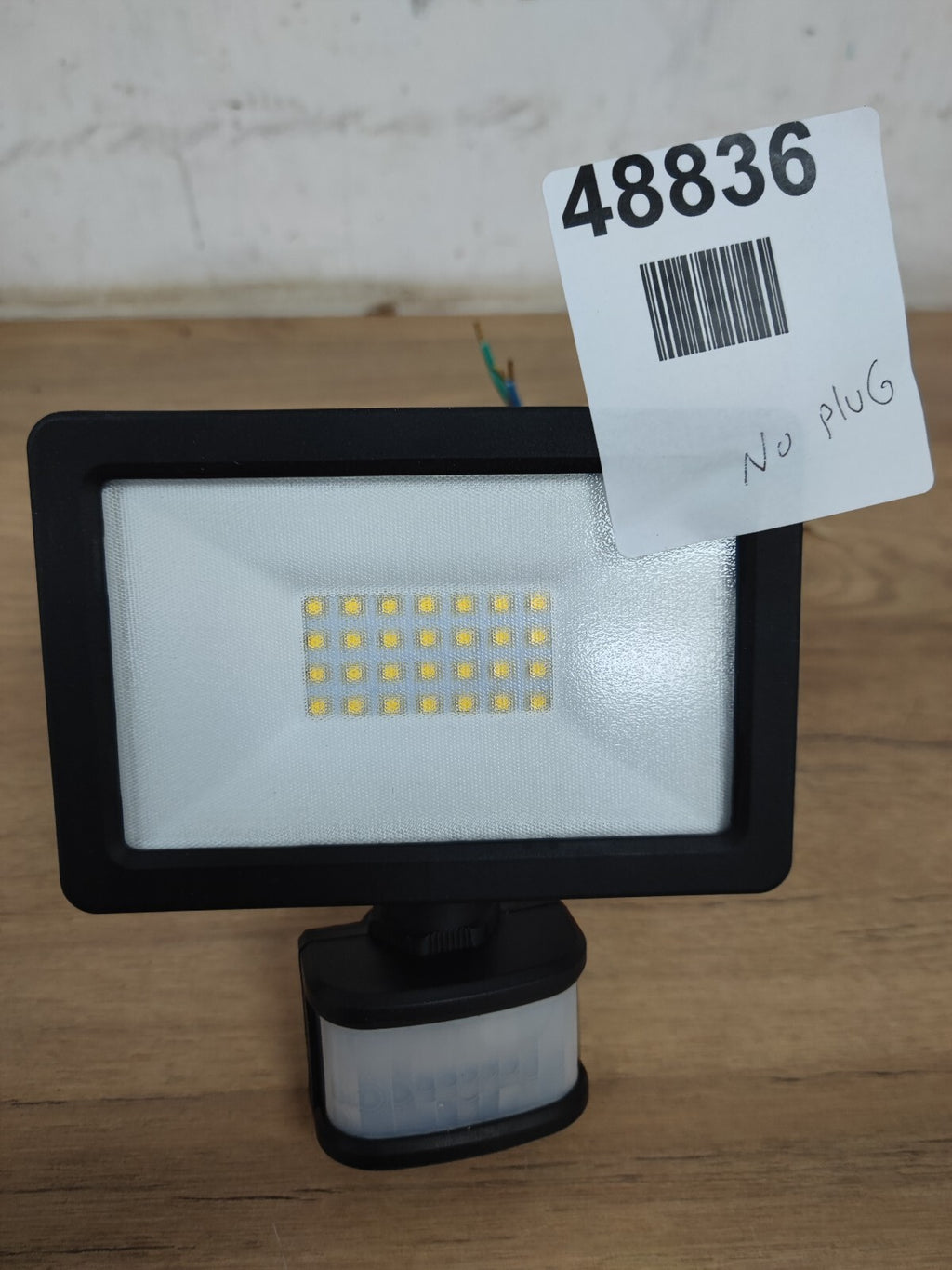 GoodHome Lucan AFD1018-IB Black Mains-powered Cool white Outdoor LED PIR Floodli