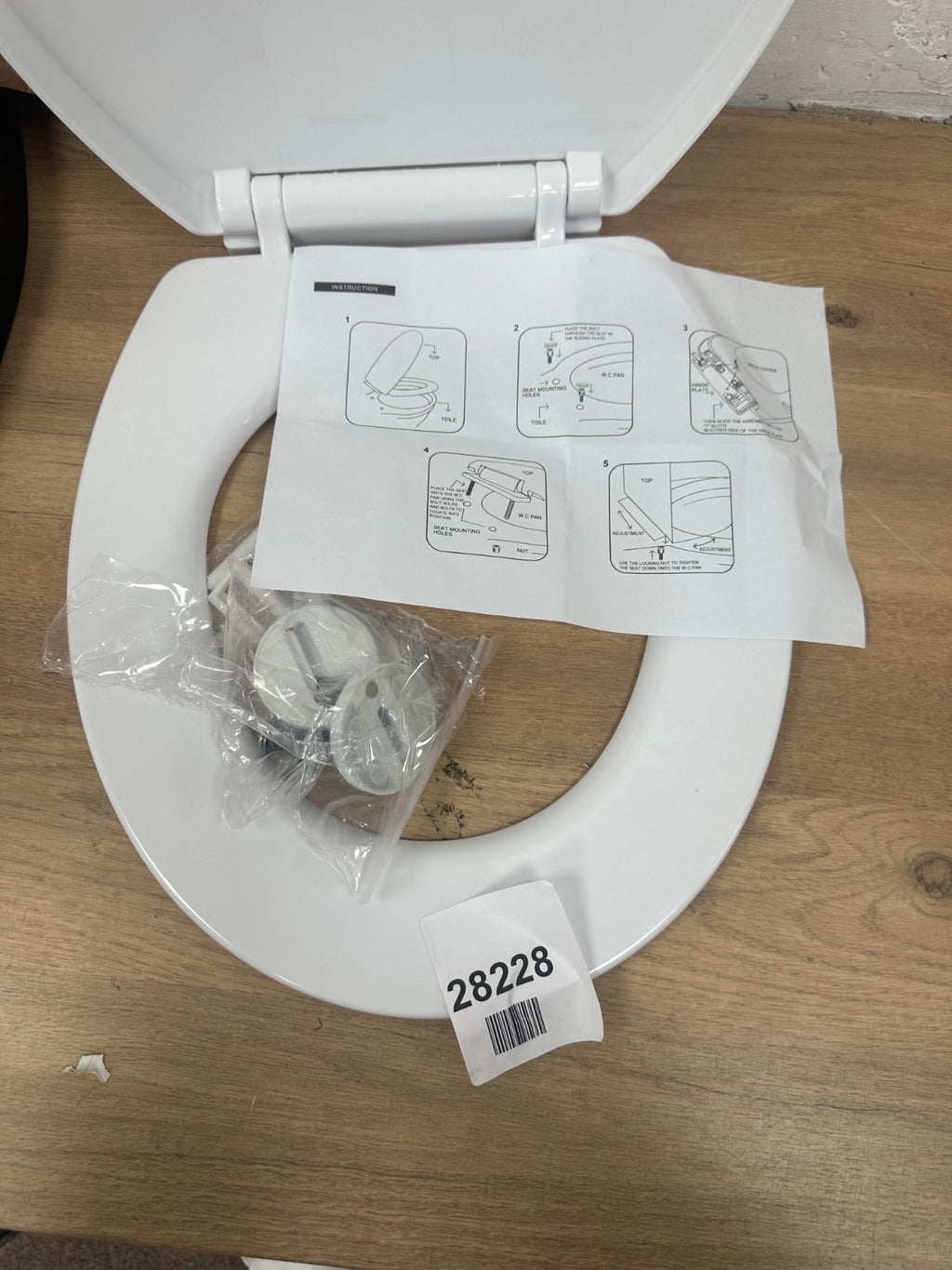Ram White Soft Close Toilet Seat with Quick Release