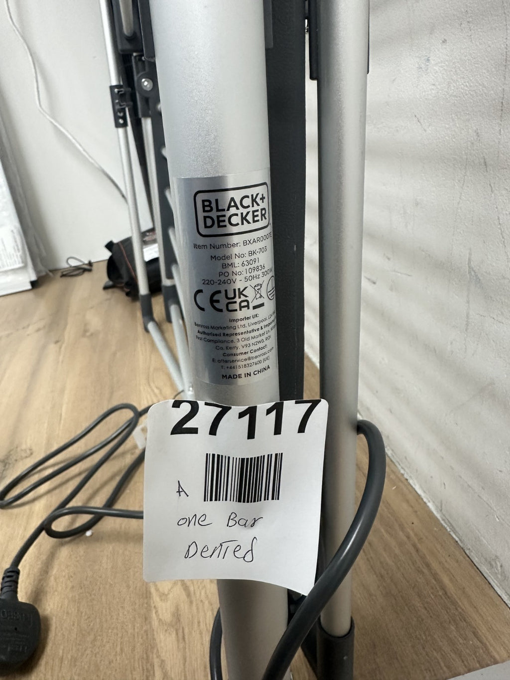 black + decker BK-703 - 1 bar dented