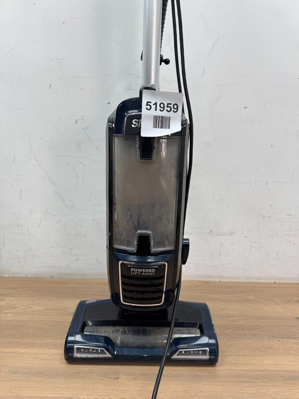 Shark Lift-Away Powered Upright Vacuum Cleaner - Grey (NV620UKT)