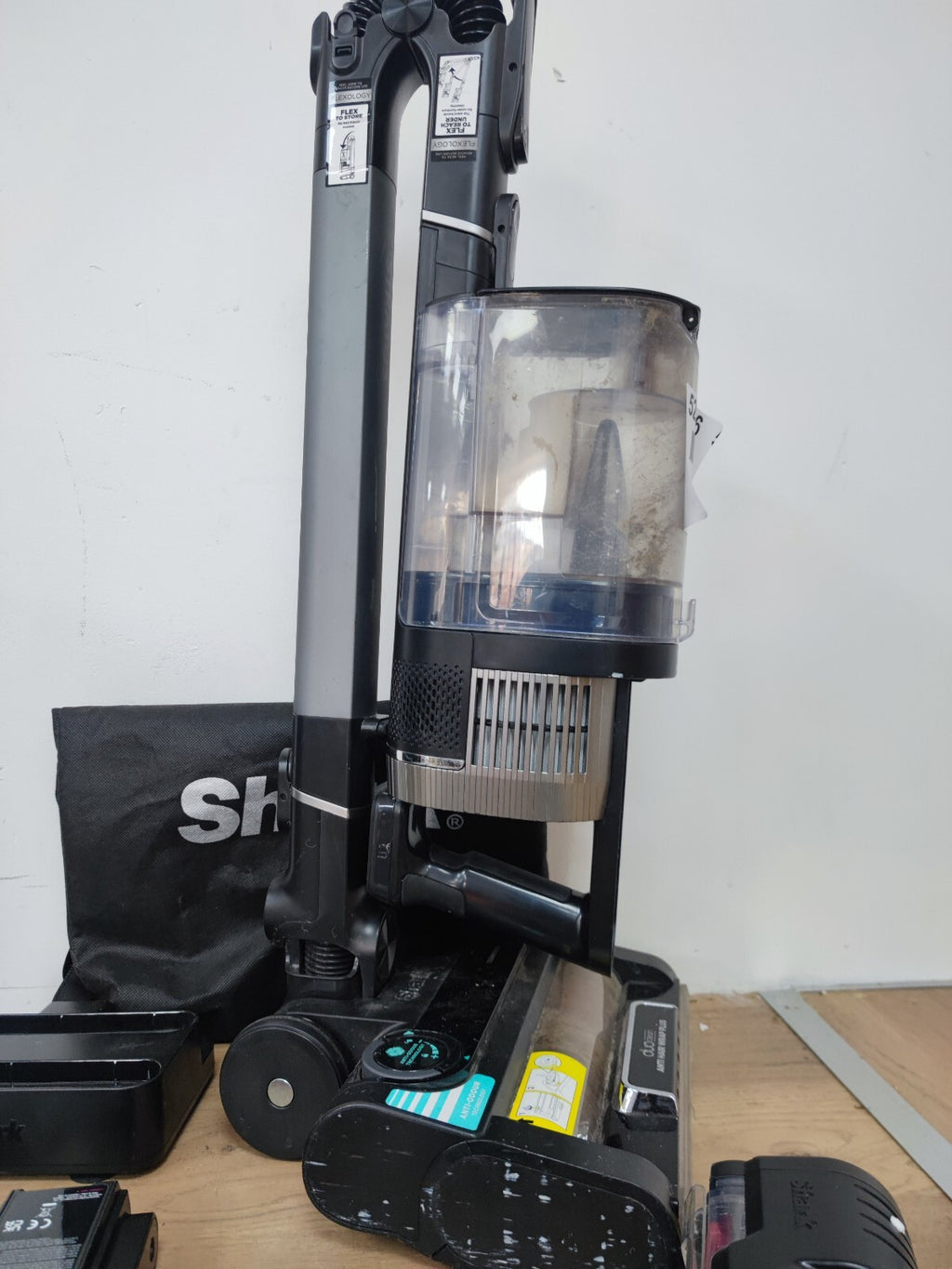 Shark Stratos Anti Hair Wrap Pet Cordless Vacuum - Grey (IZ420UKT)