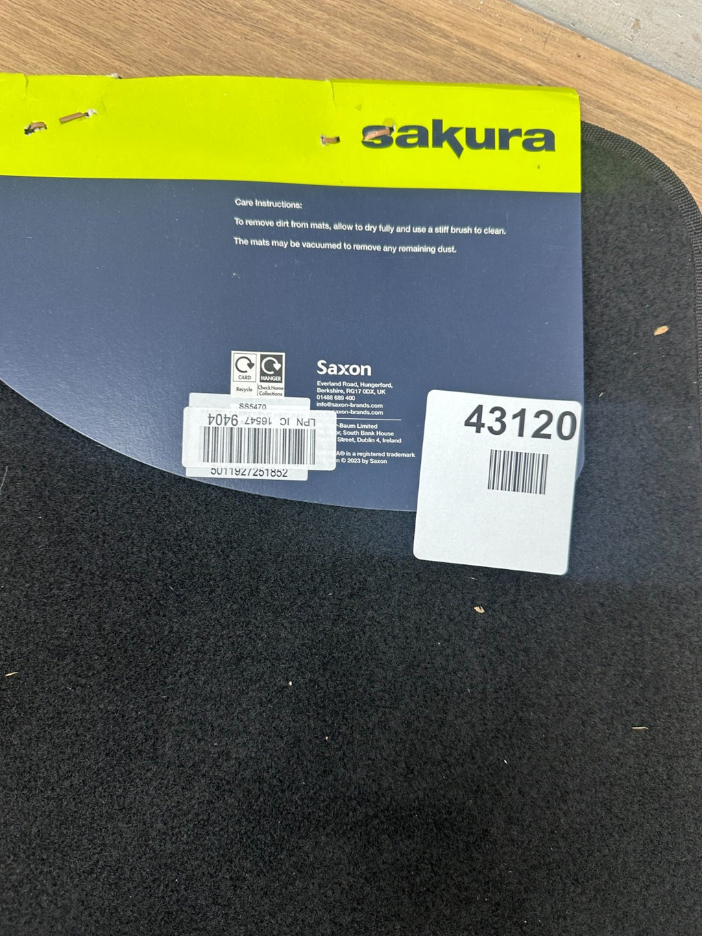 Sakura Premium Car Mat Set Black & Red