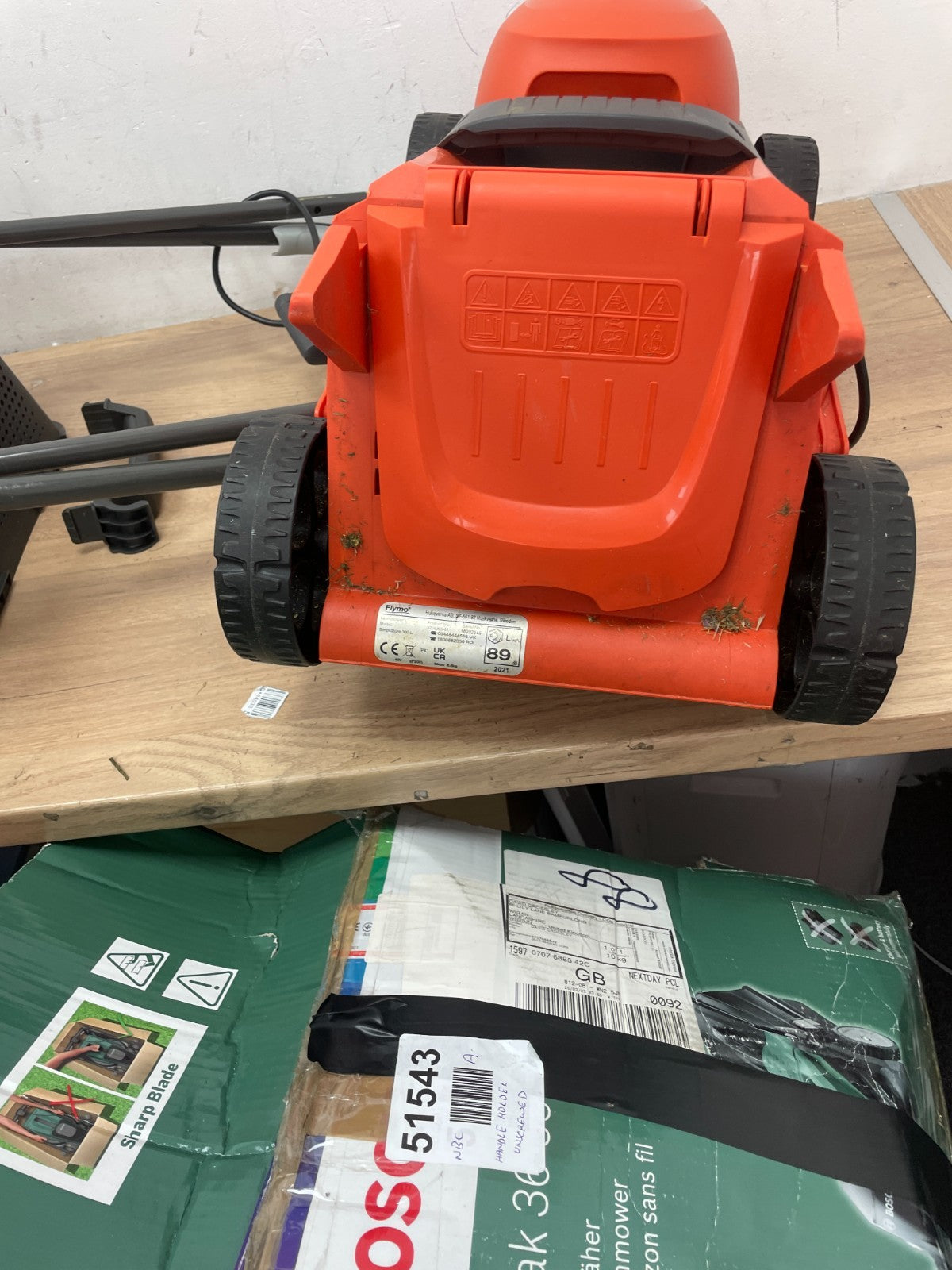 Flymo SimpliStore 300 Li Cordless Lawnmower - BARETOOL — Used (photo 8)