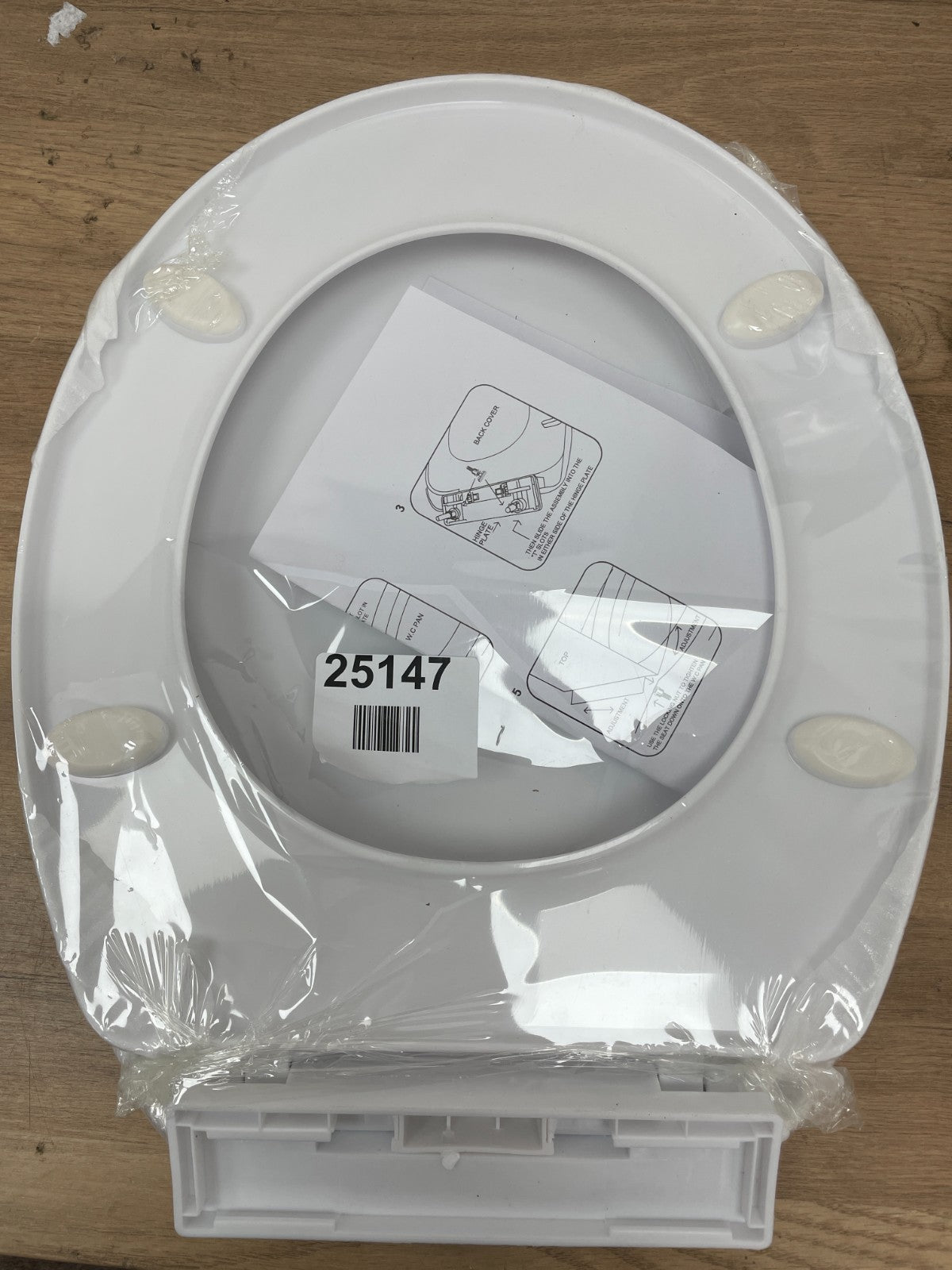 Toilet seat - Missing Fittings