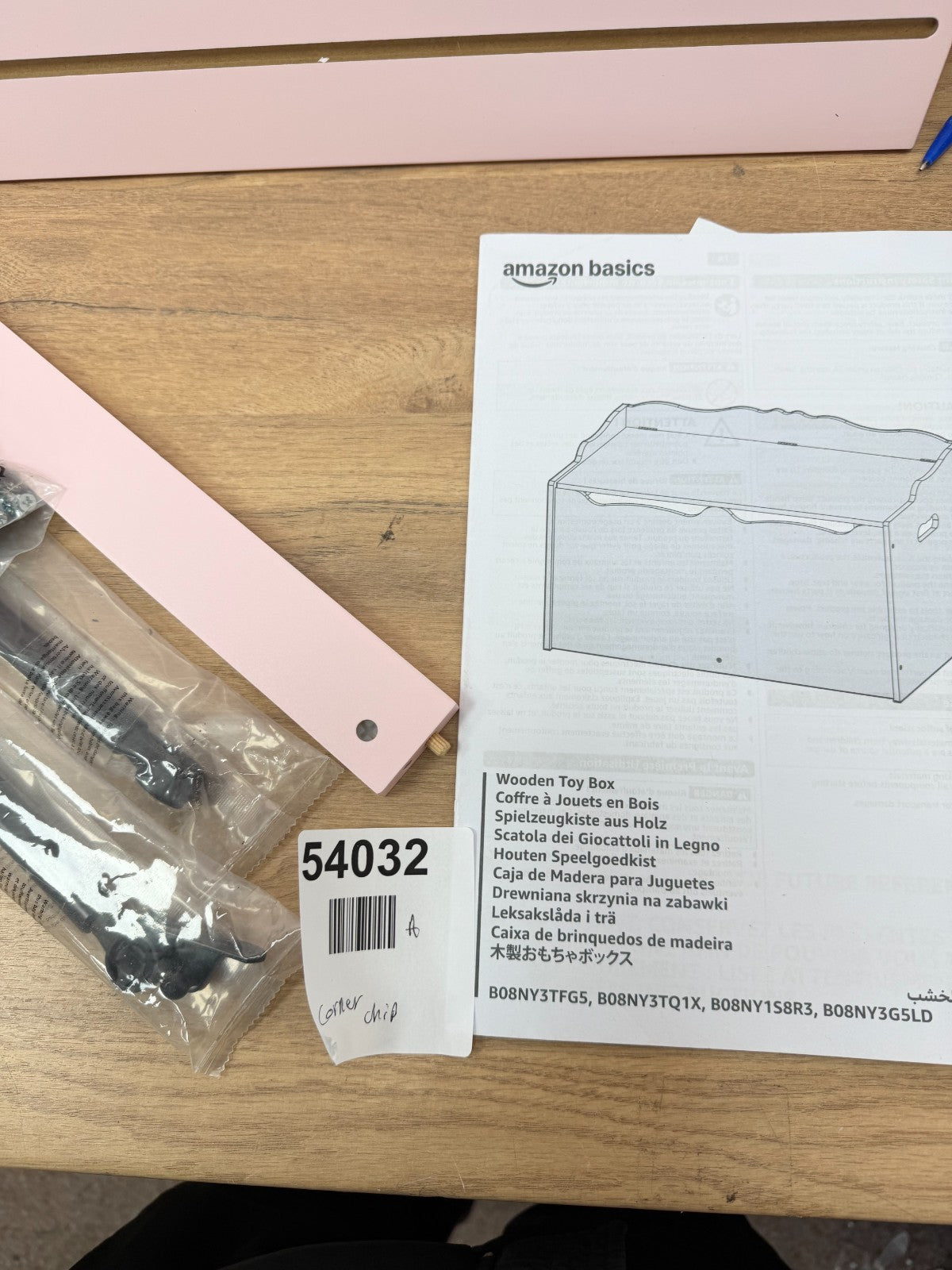 Amazon Basics Wooden Toy Box, Pink, 76.2 x 40.64 x 46.99 cm