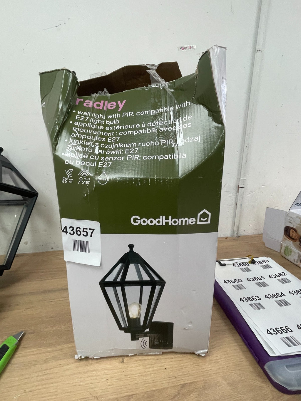 GoodHome Radley Fixed Matt Black Mains-powered Outdoor Up Wall light — New (other) (photo 10)