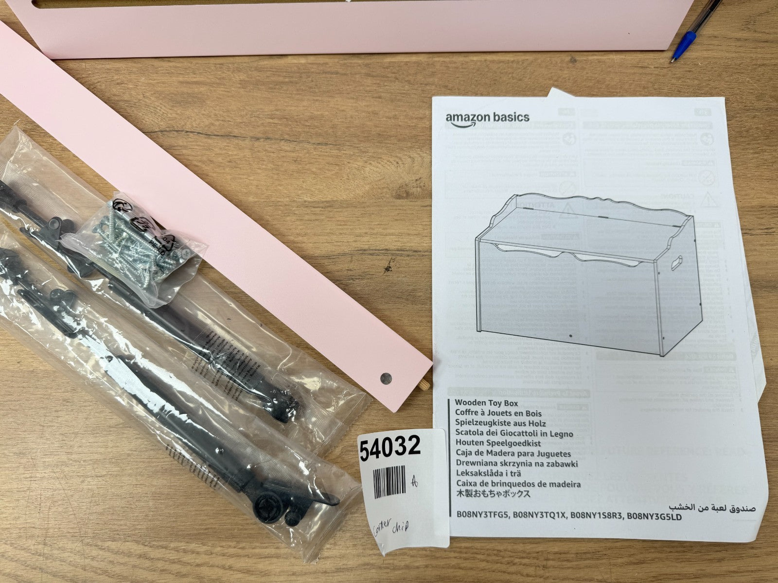 Amazon Basics Wooden Toy Box, Pink, 76.2 x 40.64 x 46.99 cm