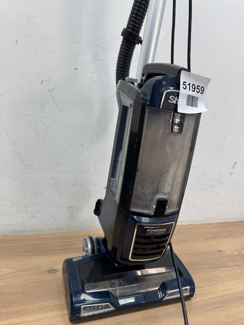 Shark Lift-Away Powered Upright Vacuum Cleaner - Grey (NV620UKT)