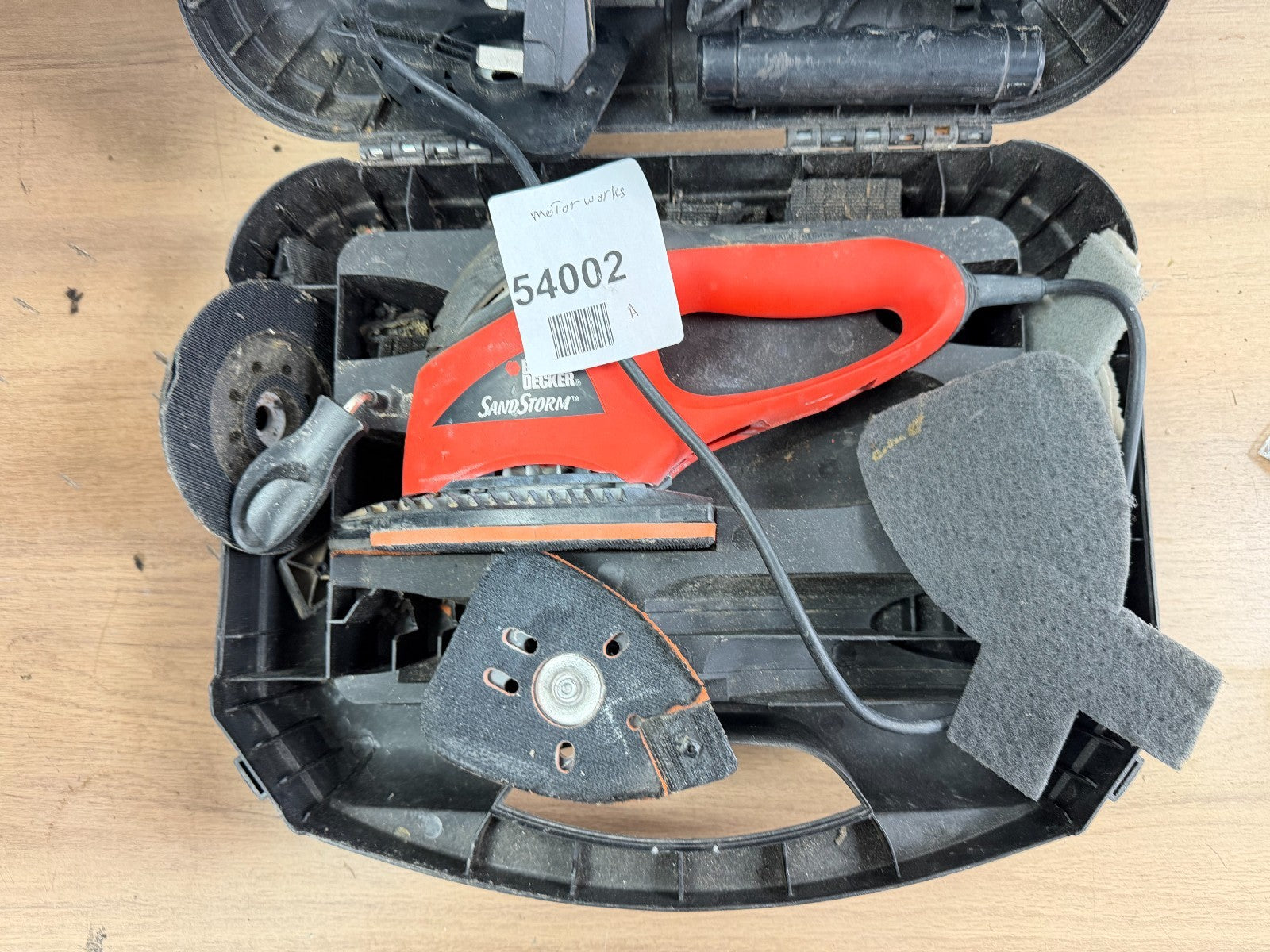 Black & Decker Sandstorm Detail Sander KA250 - Case & Accessories
