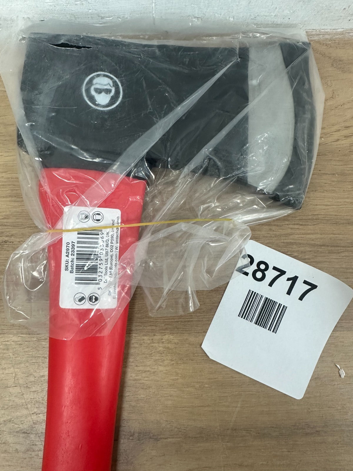 Amtech A2970 Axe with fibreglass shaft