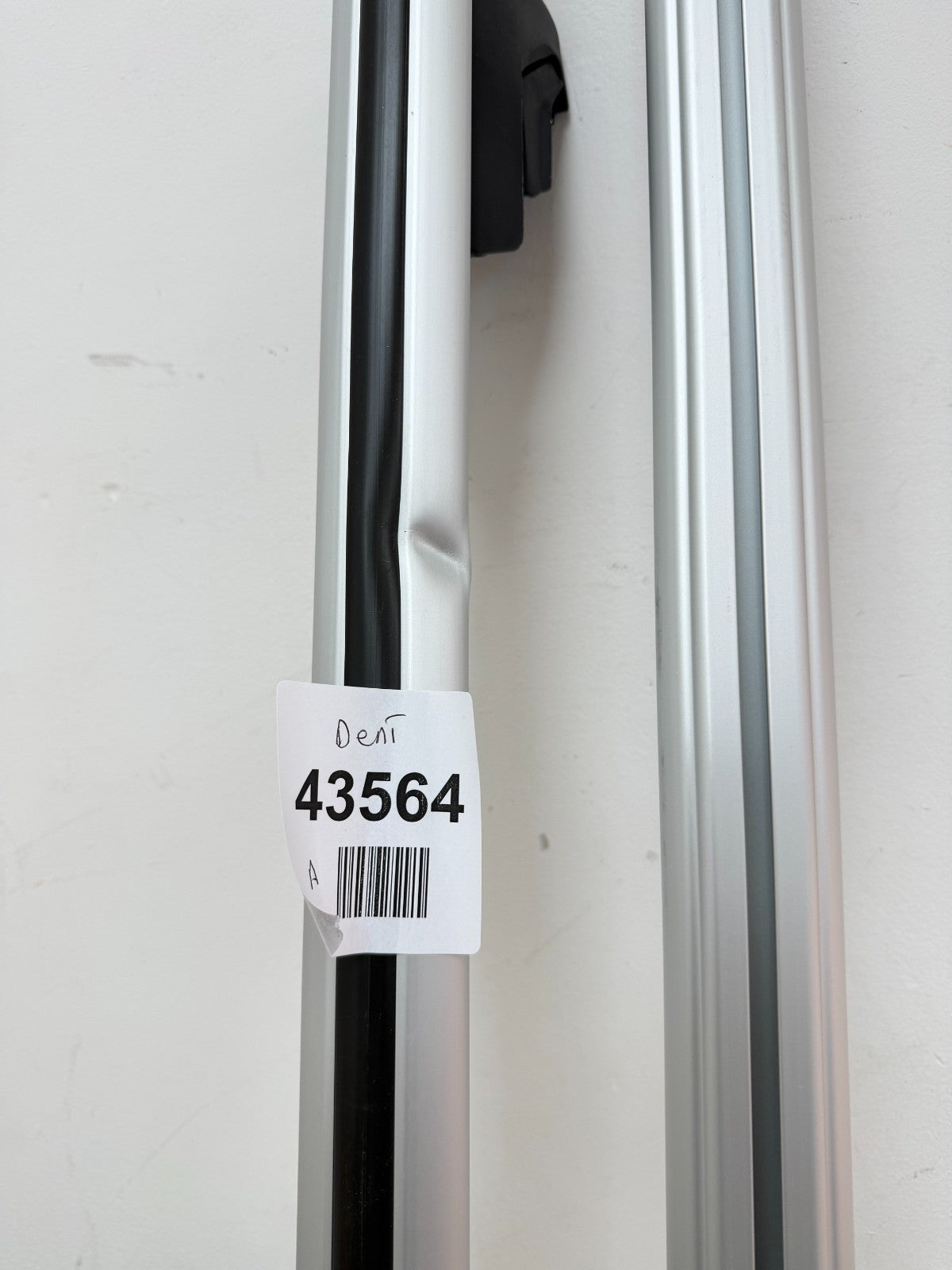 Summit Premium Aluminium Aero Multi-Fit Roof Bars SUP-915, Lockable- Dent