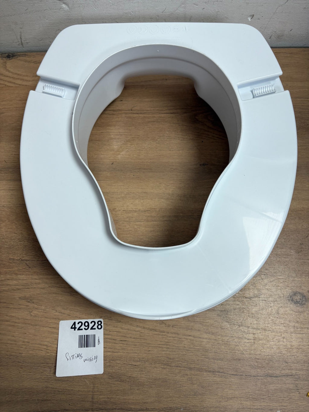 Homecraft Savanah Toilet Seat with Flap - White, 10cm