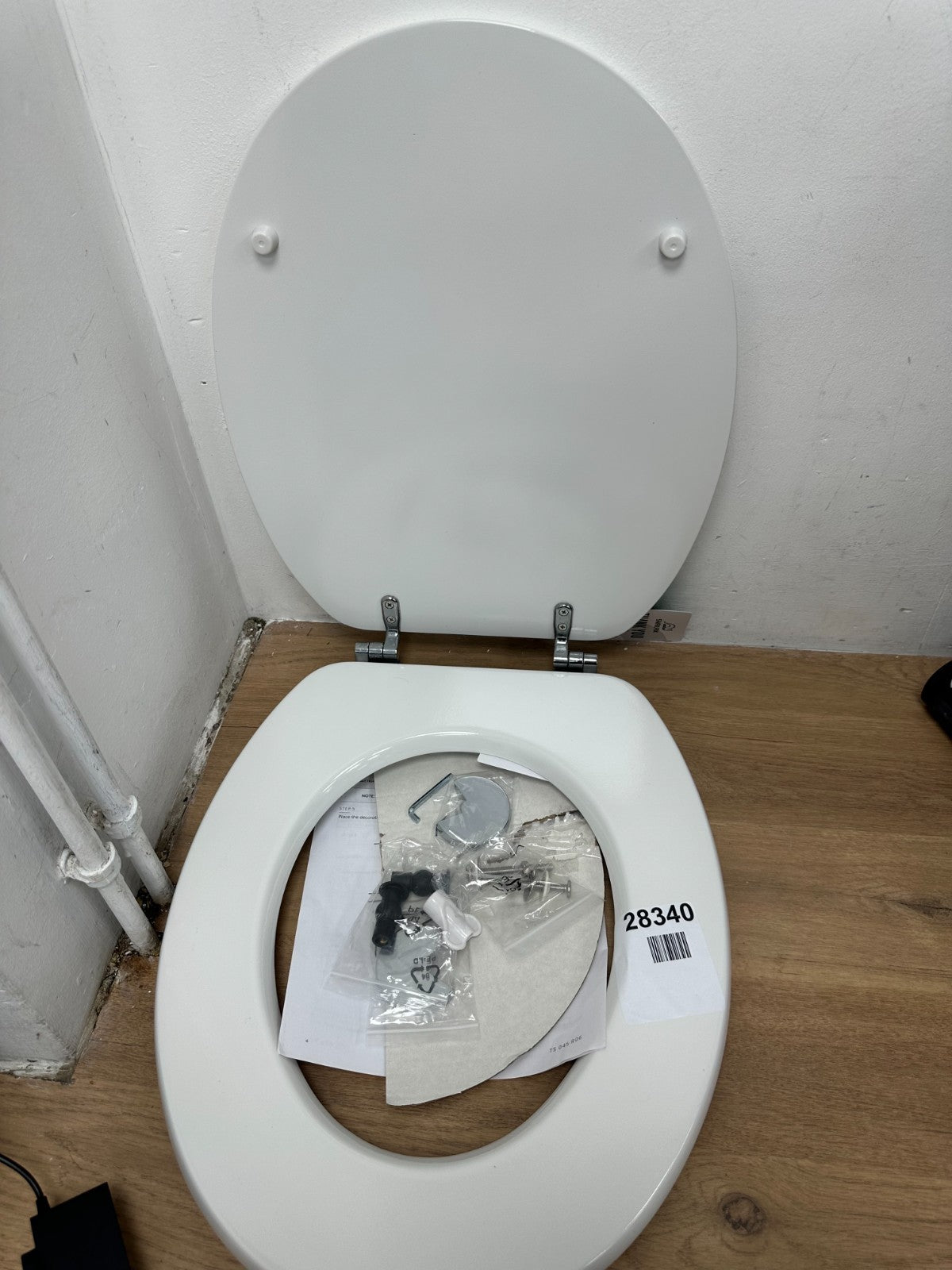 Croydex Flexi-Fix Constance Fits Never Slips Slow Soft Close Toilet Seat White