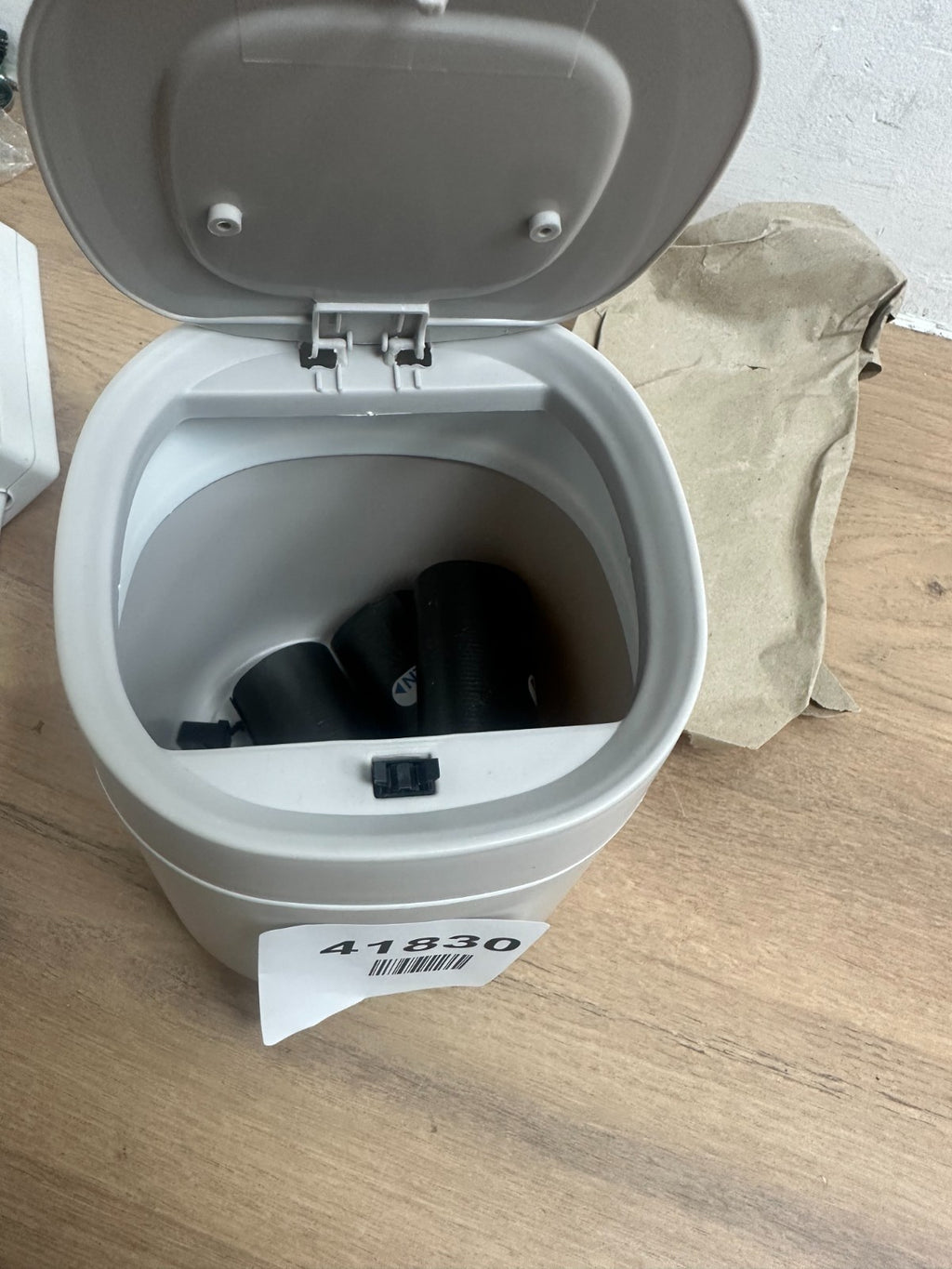 Plastic Mini Trash Can with Lid