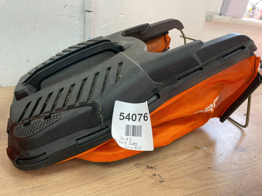 Yard Force lawn mower 30L Grass Collection Bag — Used (photo 4)