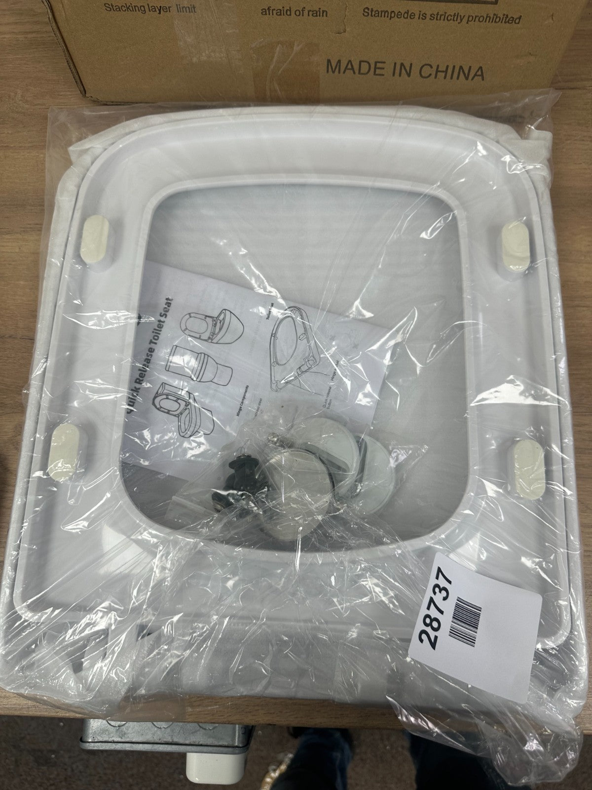 Vivo Soft Close Toilet Seat Easy Installation, Hygiene+, D-Shaped
