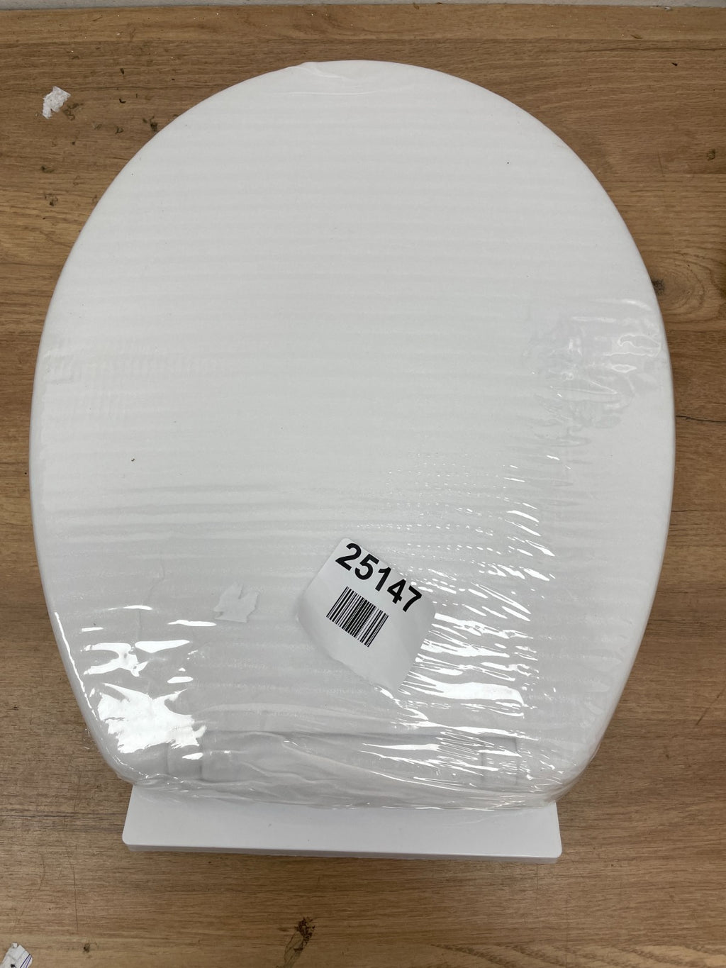 Toilet seat - Missing Fittings
