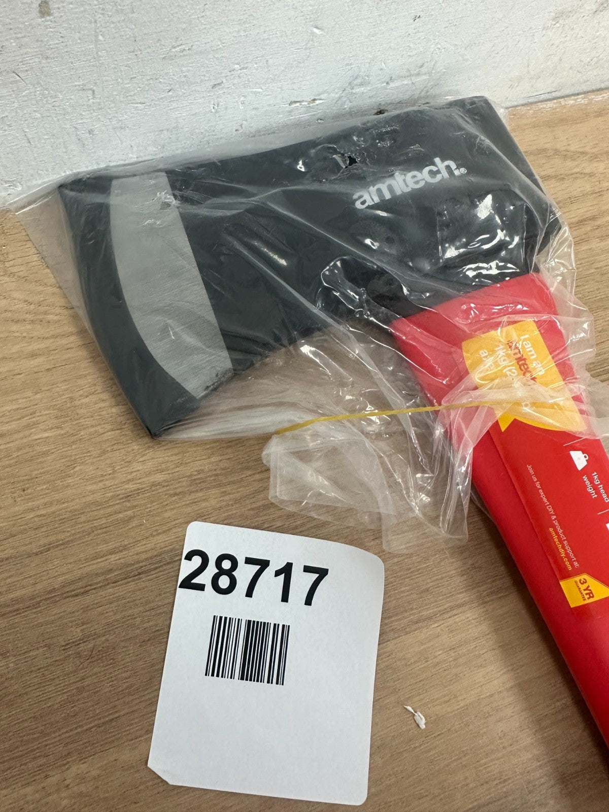 Amtech A2970 Axe with fibreglass shaft