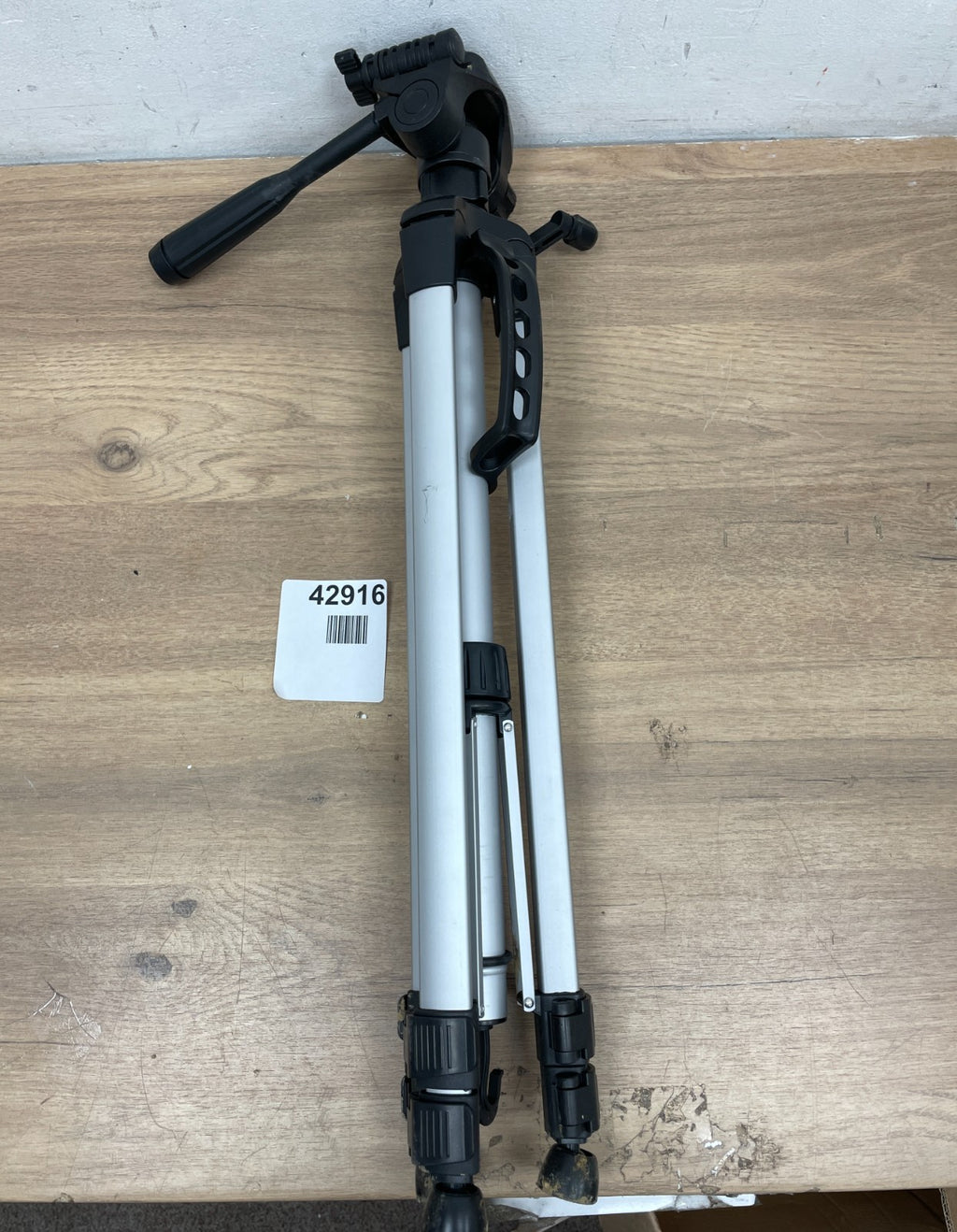 AmazonBasics Lightweight Tripod