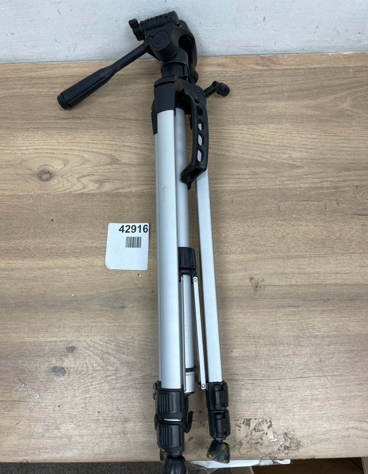 AmazonBasics Lightweight Tripod