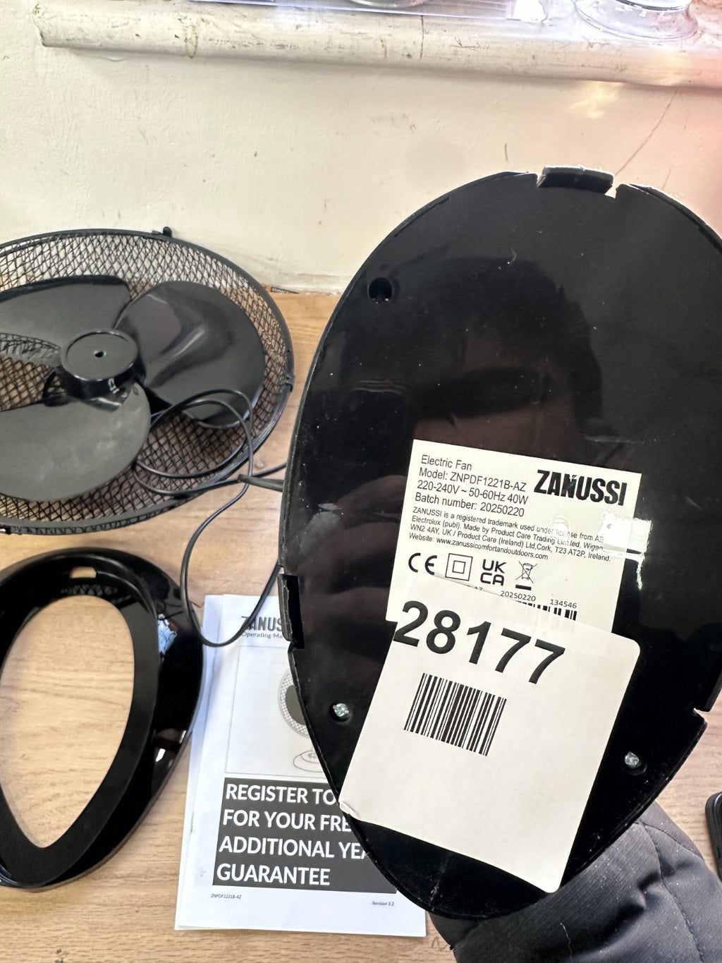 Zanussi ZNPDF1221B-AZ - 3 Speed Black Oscillating & told head Fan