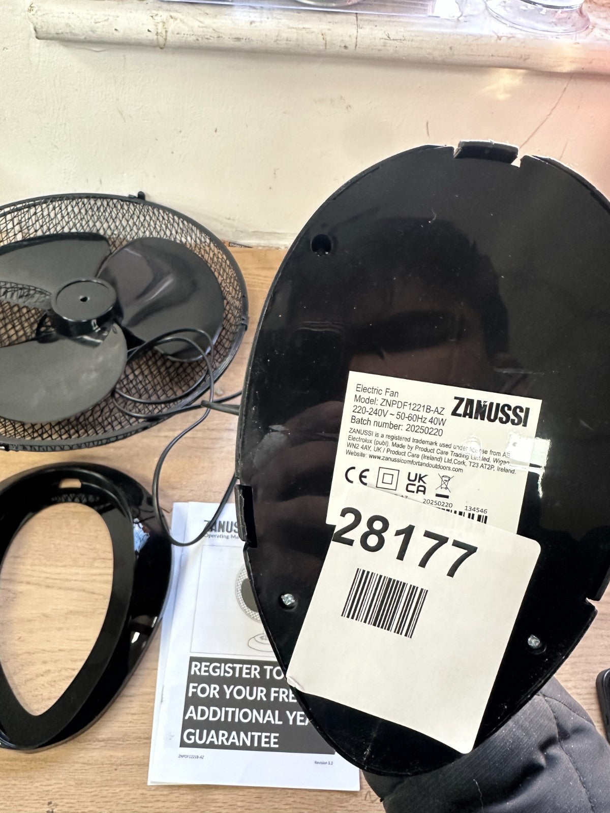 Zanussi ZNPDF1221B-AZ - 3 Speed Black Oscillating & told head Fan