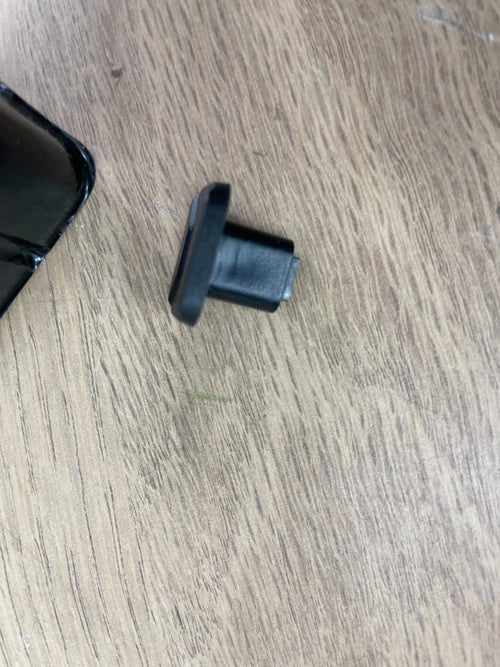 Airpods case — Used (photo 2)