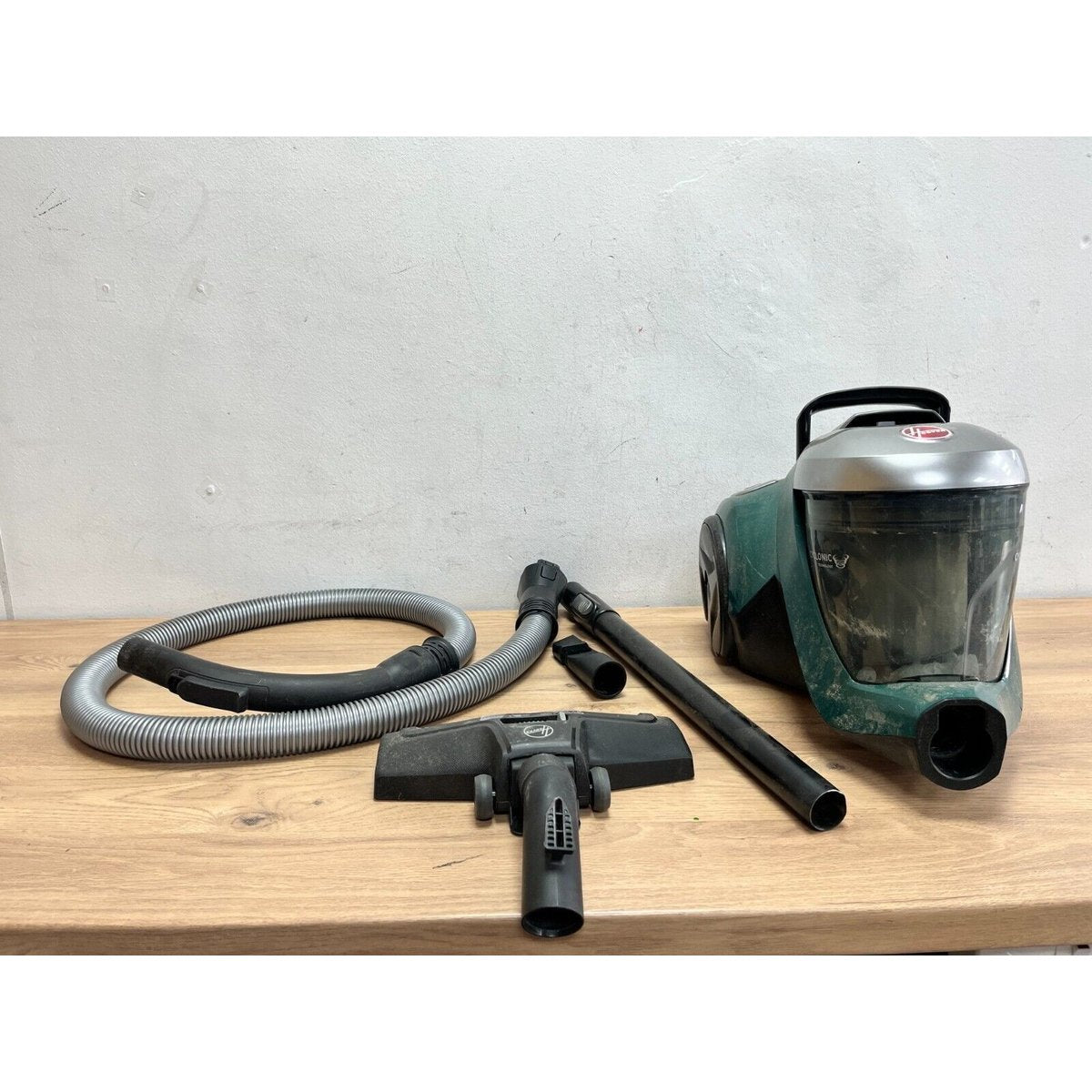Hoover H-POWER 300 Cylinder Vacuum Cleaner - Black/Green