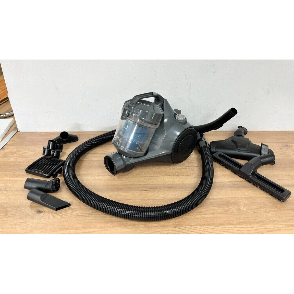 AmazonBasics Cylinder Bagless 700 W Vacuum Cleaner ?VCS35B15KC-70EUK