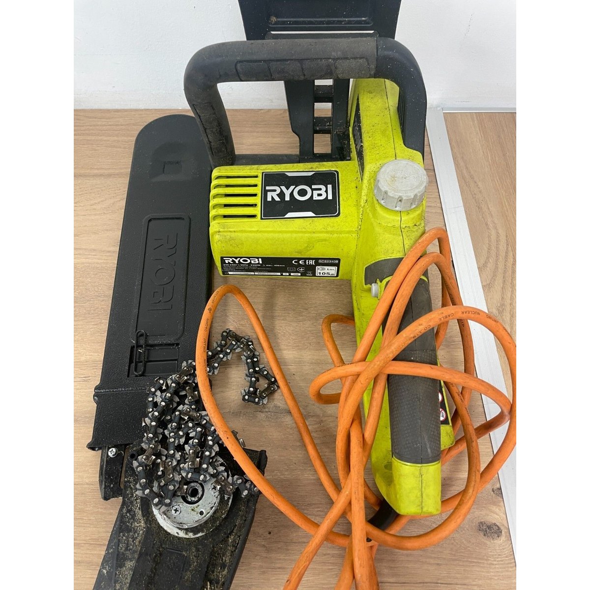 Ryobi RCS2340B 2300W 40cm Corded Chainsaw